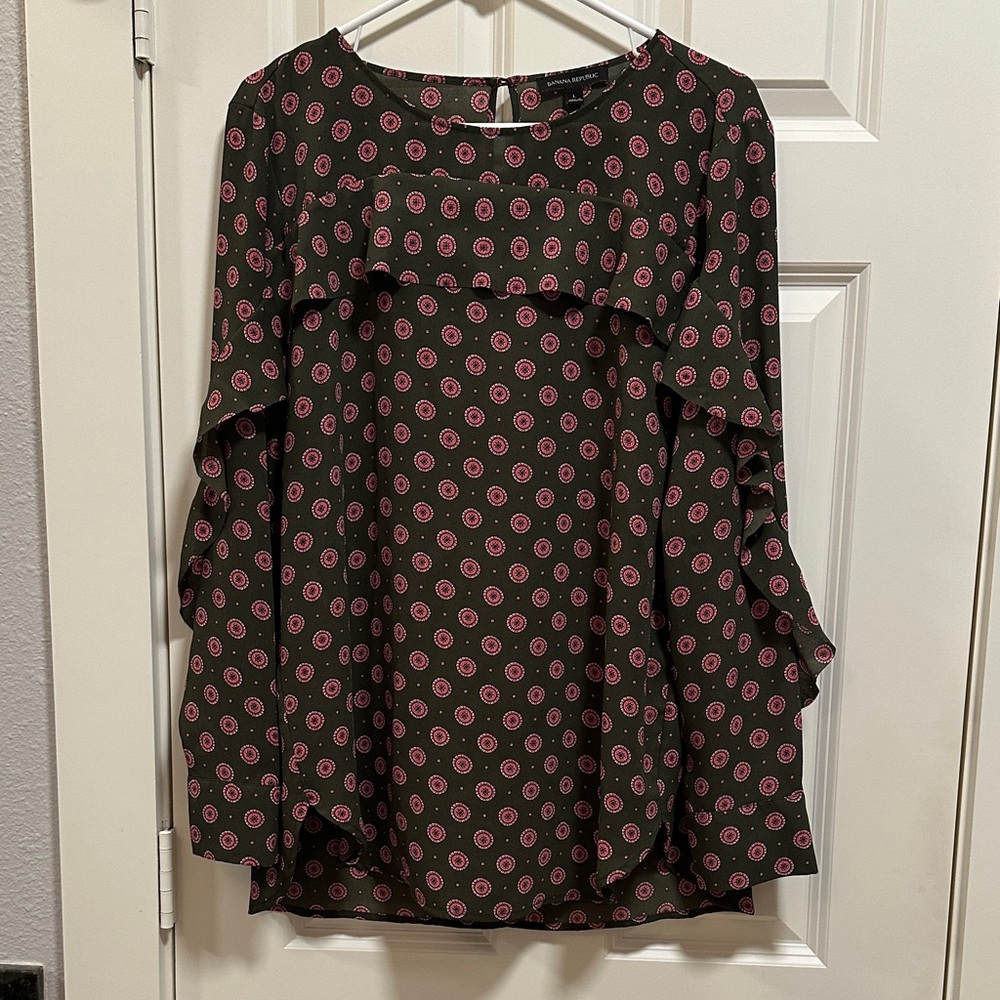 Banana Republic Green and Pink Ruffled Long-Sleeve Blouse